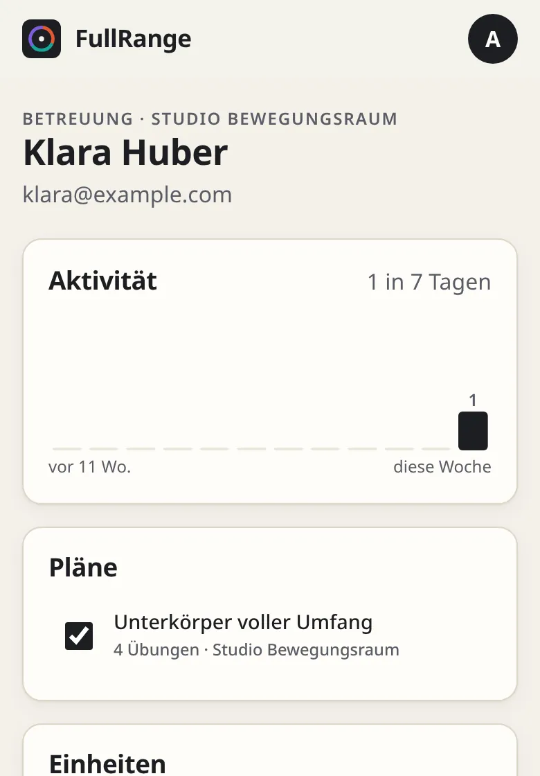 Seite einer Betreuten in der App: Aktivität der letzten Wochen, zugewiesene Pläne und Einheiten